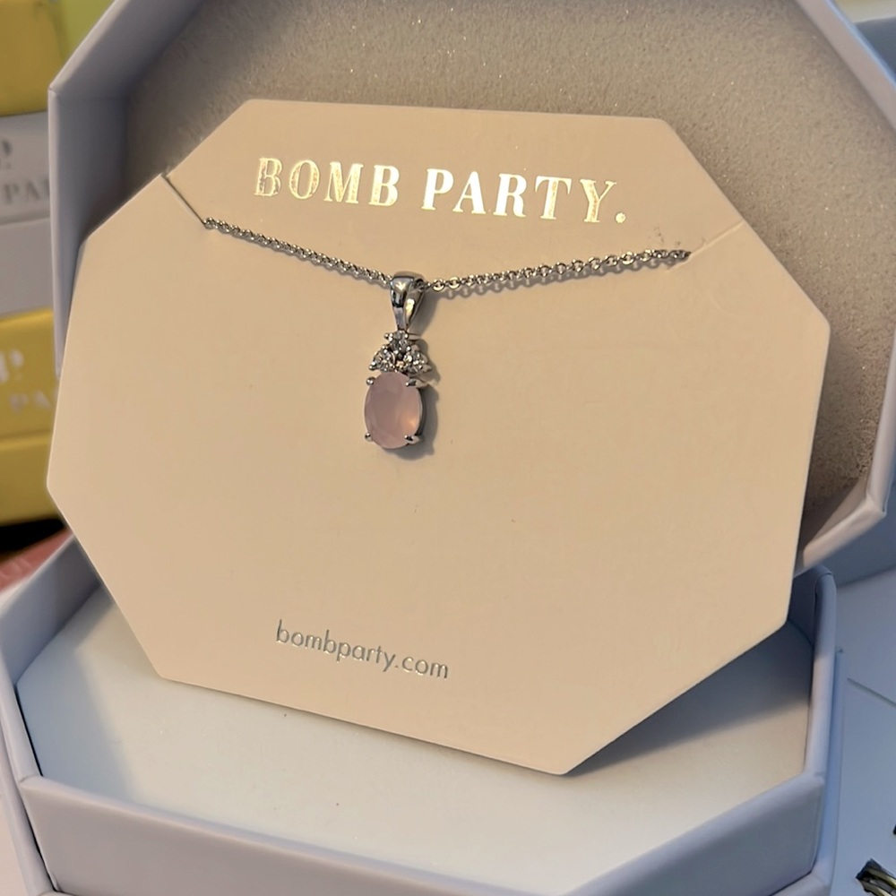 Bomb party necklace